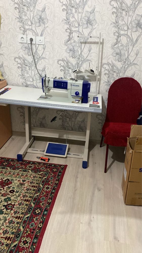 Продам швейную машинку