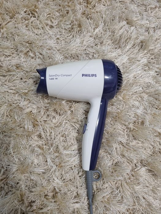 Uscător de păr compact Philips SalonDry Compact 1400 W