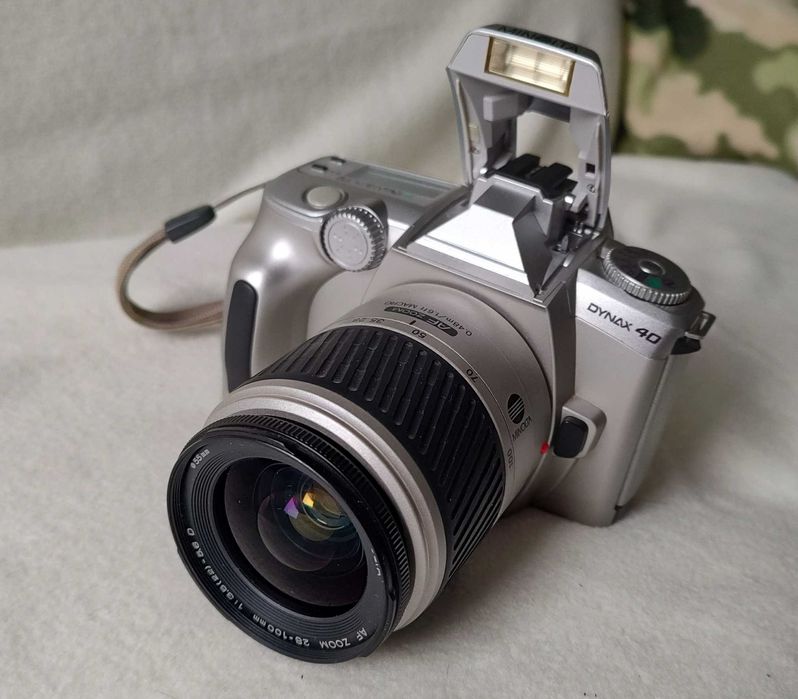 Aparat foto film SLR Minolta Dynax 40 obiectiv Minolta 28-100 f3.5-5.6