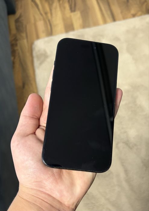 Iphone 15 aproape nou