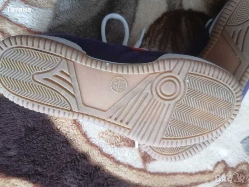 Два чифта маратонки за момиче,34 за 10 лв.