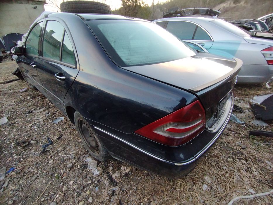 На части! Mercedes C220 CDI  седан ръчка W203
