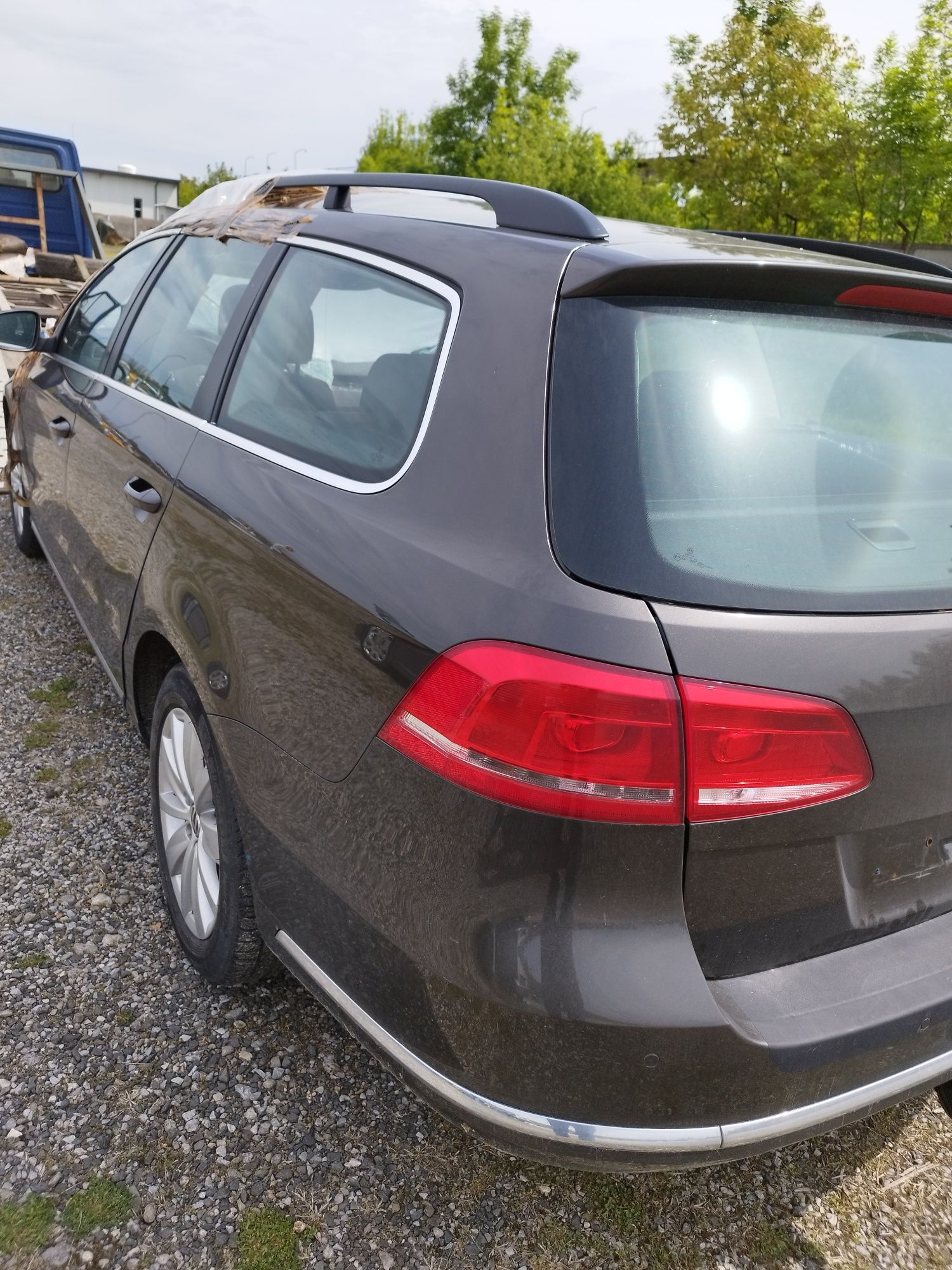 vind vw passat b7 avariat an 2013 140 cp 2000 tdi