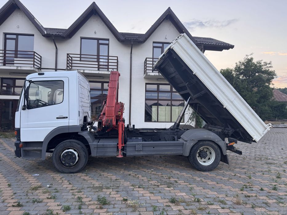 Vand Mercedes-Benz Atego / Basculabil pe 3 parti / Cu Macara Meiller