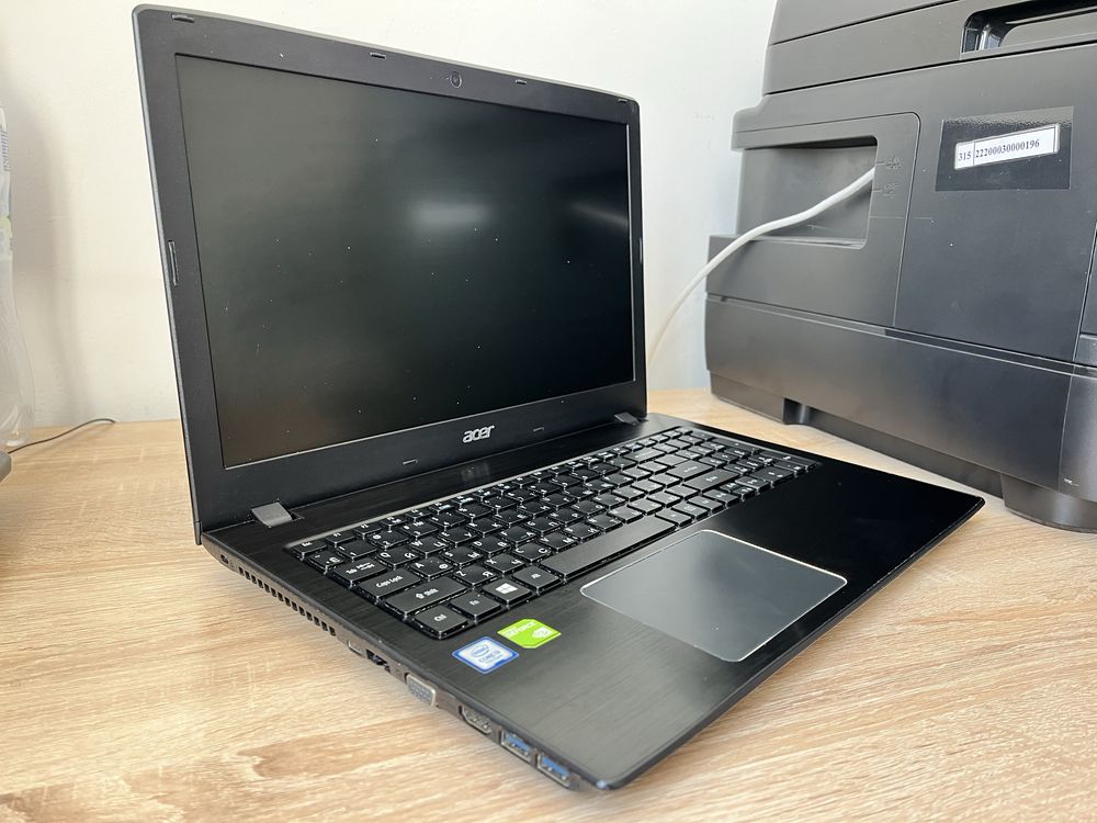 Ноутбук Acer E5 576 core i3 7 пок. 8/ 1Tb
