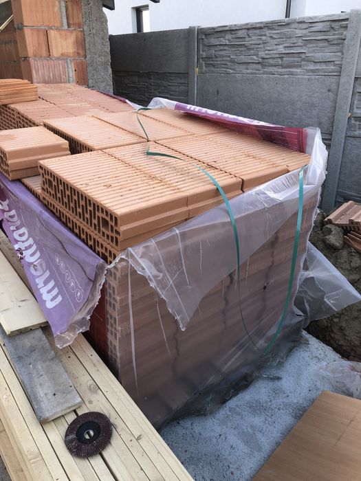 Caramida Porotherm Robust si caramida porotherm tip biscuiti subtire