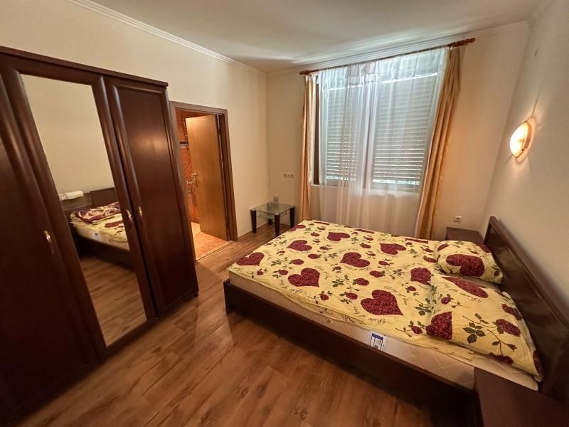 Двяустаен апартамент с АКТ 16 в к.к Елените