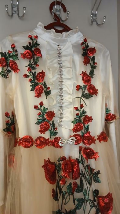 Kelin liboslari sifatli Farg'ona Oltiariqda