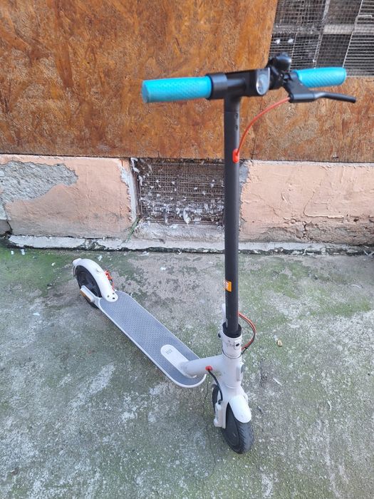 Se vinde trotineta electrica xiaomi urgenttttt!
