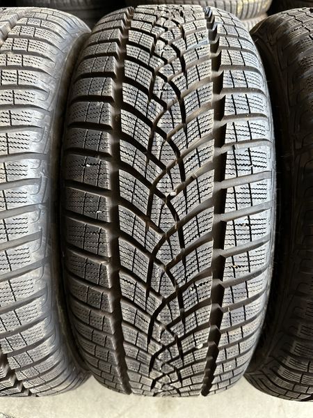 225/50/18 Goodyear 4piese