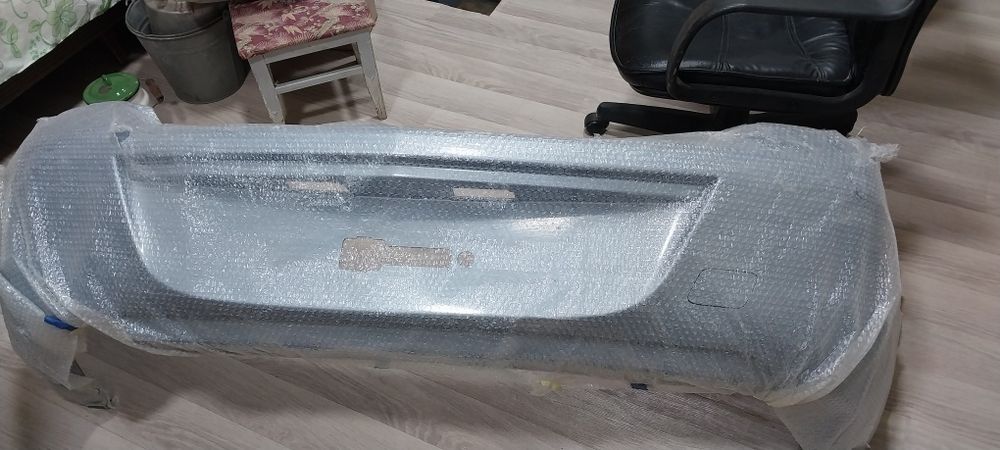 Продам задний бампер кобольт