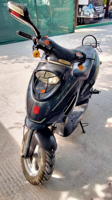 VÎND MOTO SCUTER ,,BAOTIAN,,întreținută la un preț de 900 lei .