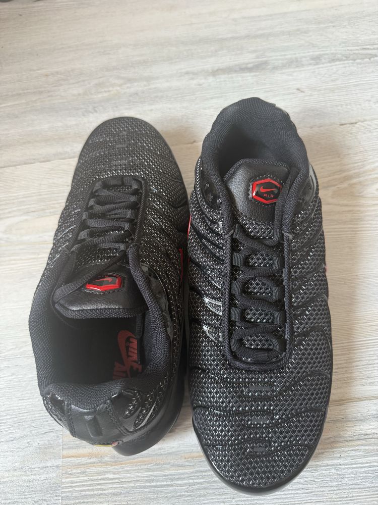 Nike TN Air Max Plus Metal Mesh "Black / Red"