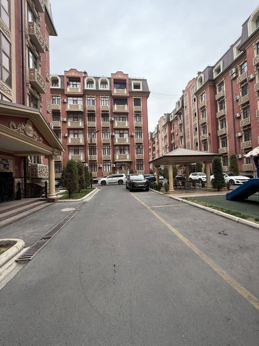 Продается 4х ком кв-ра дуплекс, ЖК Дархан, ор-р: кафе Полянка, 128м²