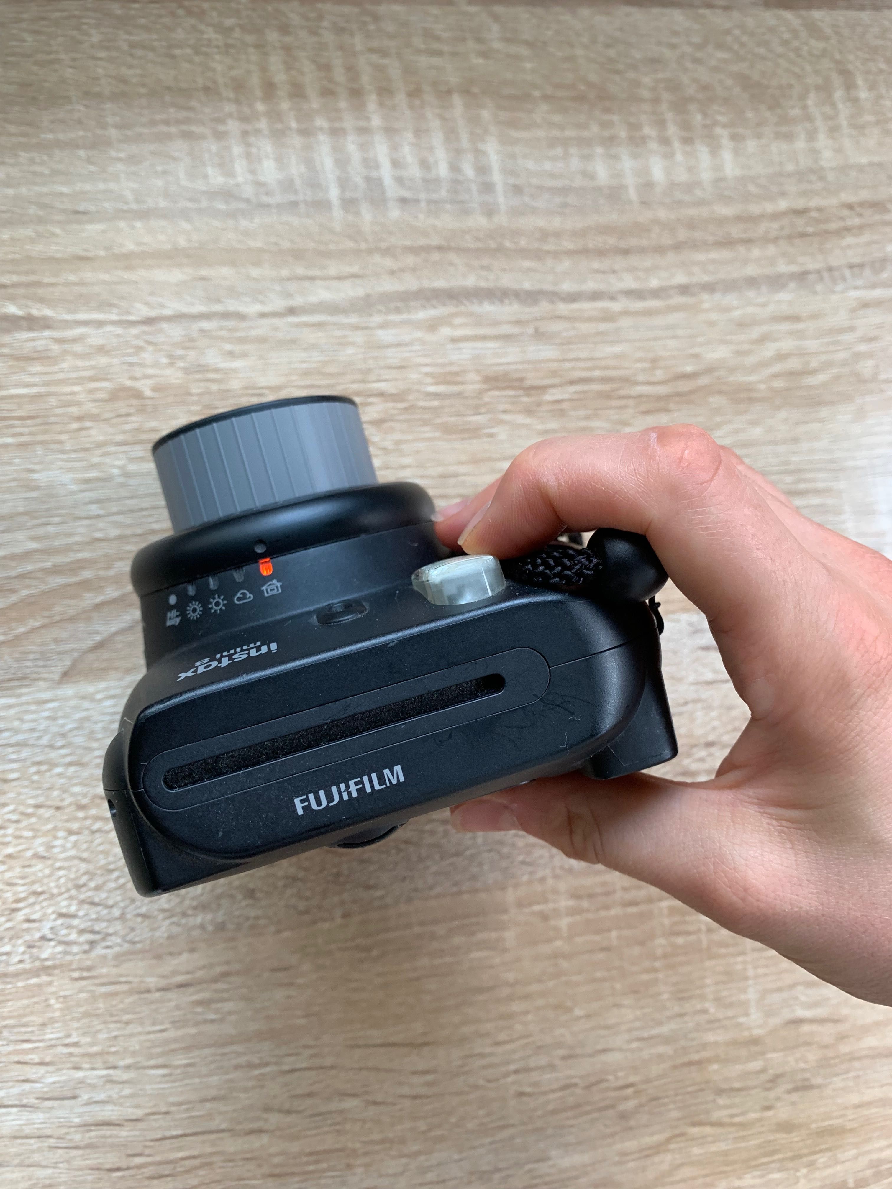 Instax Mini 8 - Филмова Камера - Модел черен - Полароидна камера