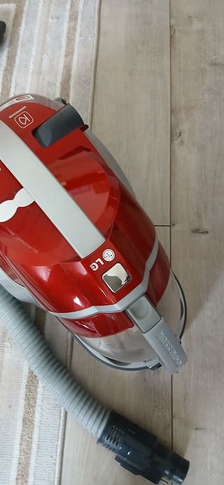 Пыльесос LG 2000v