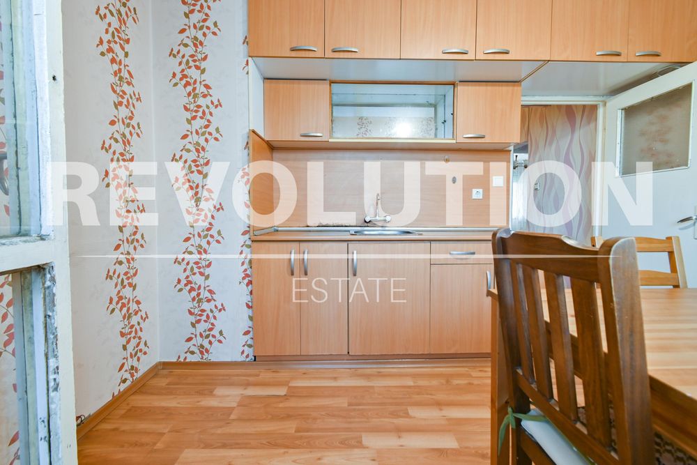 Дава се под наем Тристаен апартамент в София, Люлин 6 - 90 кв.м за 500 € - Снимка #4