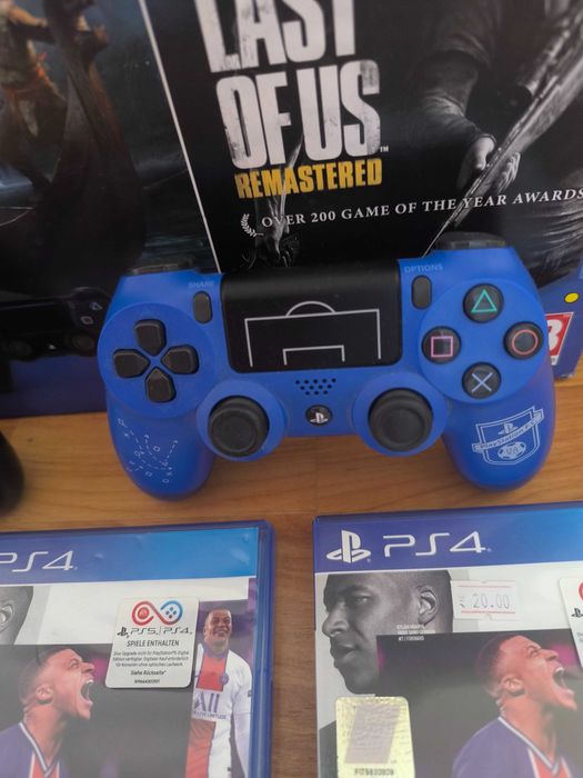 PS4 Slim 1 TB с два джойстика