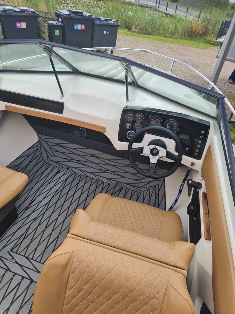 Barca reinell omc cobra 3.0 benzina 140 cai