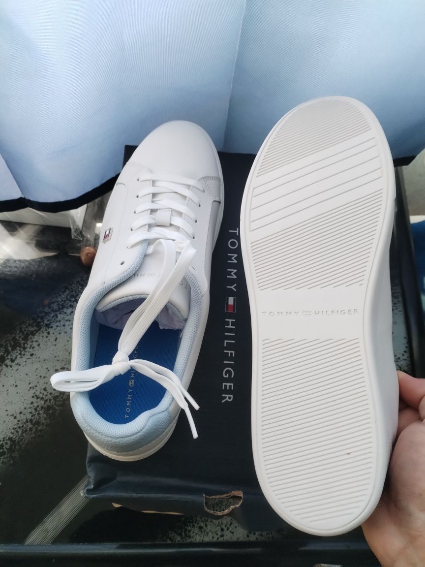 Tommy Hilfiger 42 номер 27см.