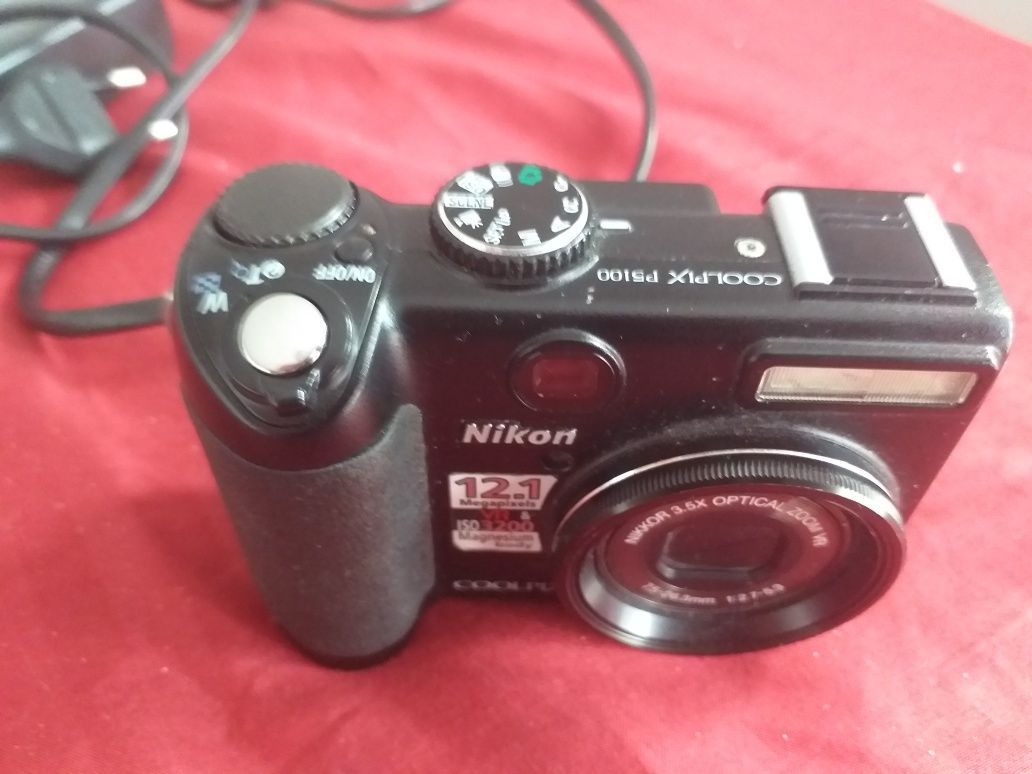 // aparat foto Nikon coolpix p5100 12,1 megapixel
