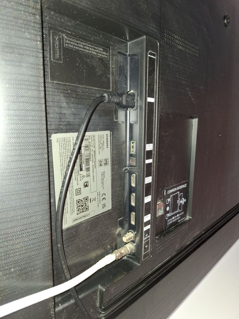 Продавам телевозор Samsung UE50AU7172 Smart, 4K, Ultra HD,LED за части