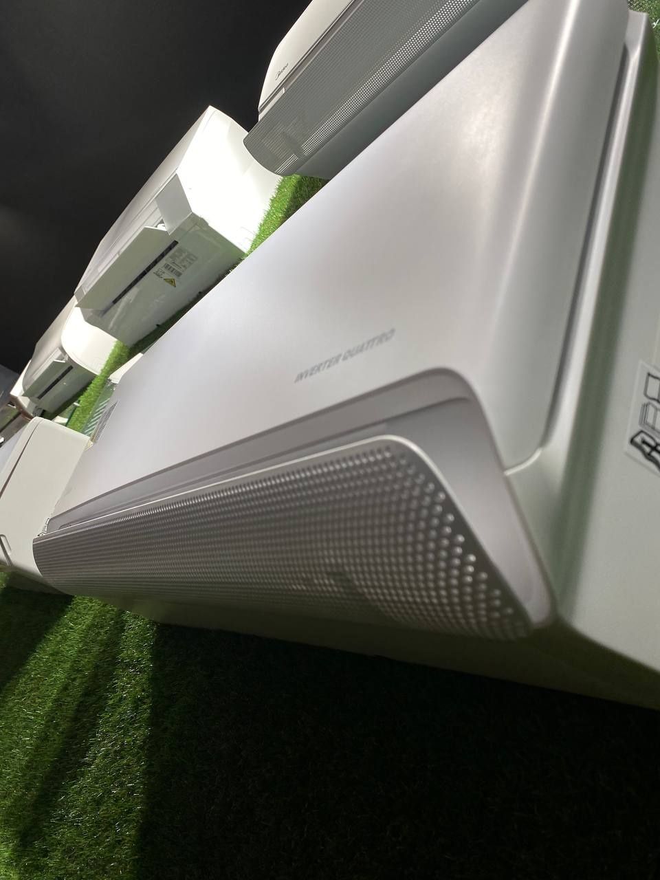 Кондиционер Midea модель UltraViolet (BreezeleSS)- 9,000 Btu/ Инвертор