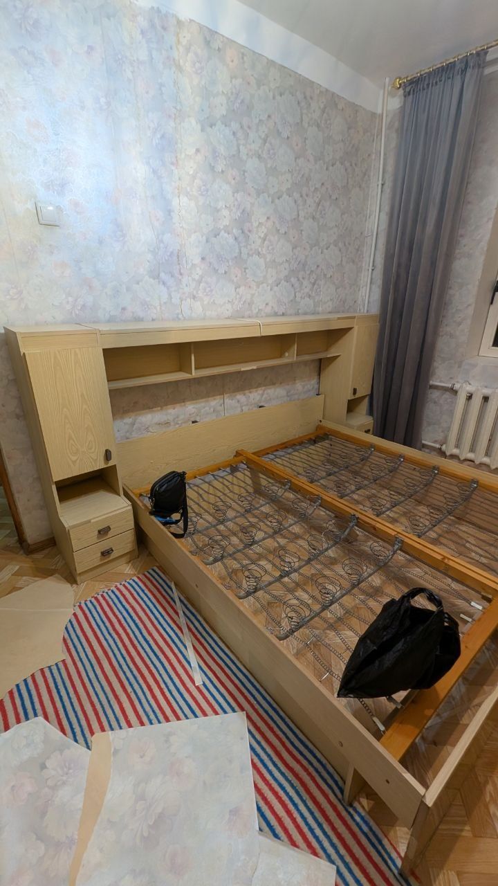 Продам двуспальная с камодом