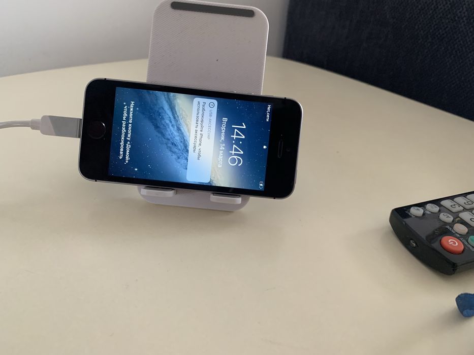 Iphone 5 черный в рабочем состоянии