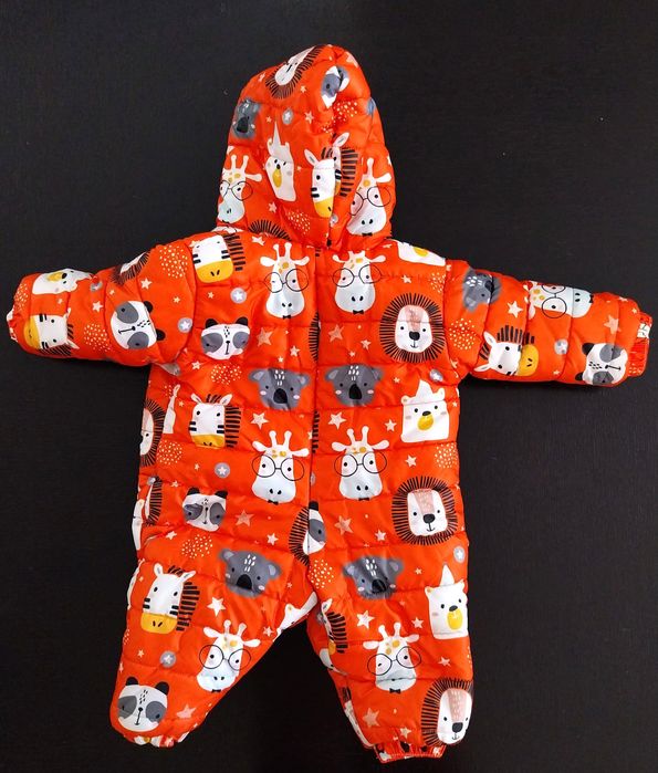 Оранжев космонавт, много  топъл рр 74