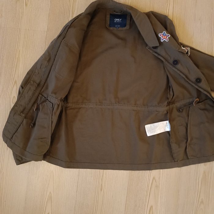 S, Only- Страхотно преходно яке