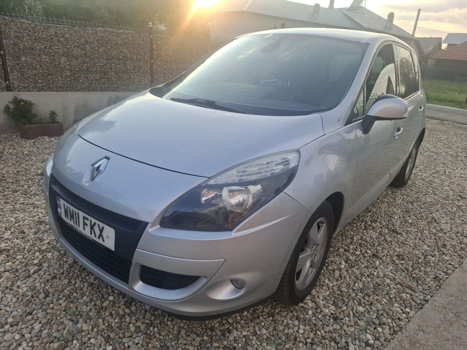 Vând renault scenic2011 volan dreapta anglia