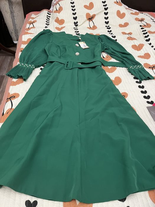 Платье супер качество смотрится отлично 48размер на той вечер ,смотрит