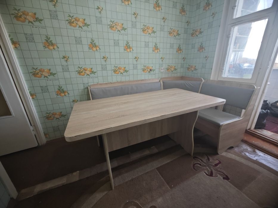 Срочно продаю Кухонный уголок!