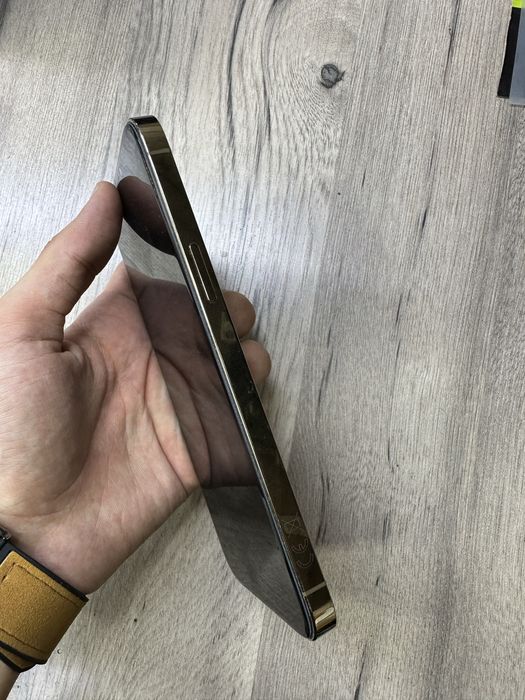 Iphone 12 pro max gold