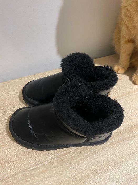 Продам десткие угги