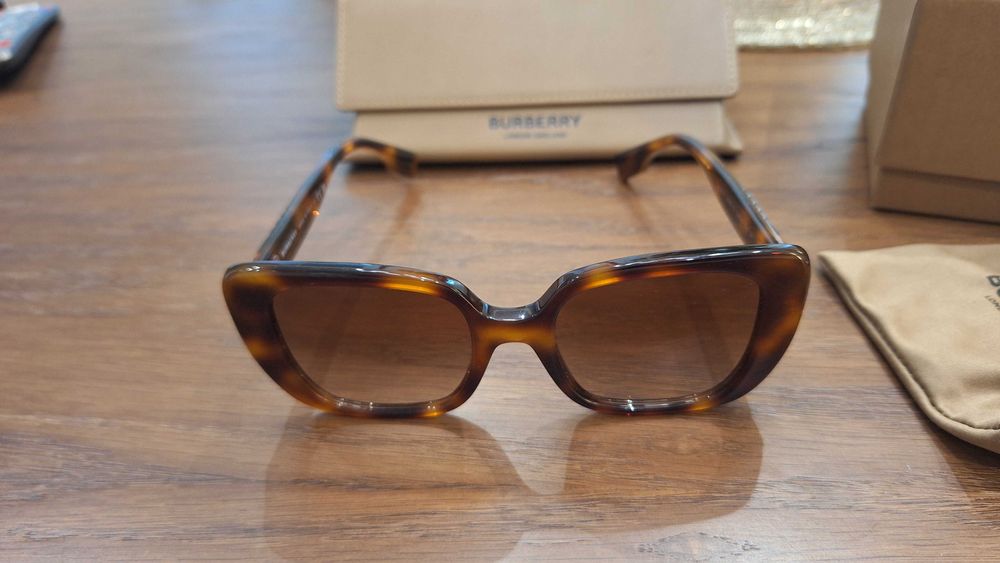 Нови! BURBERRY HELENA Цена - 229 лева!