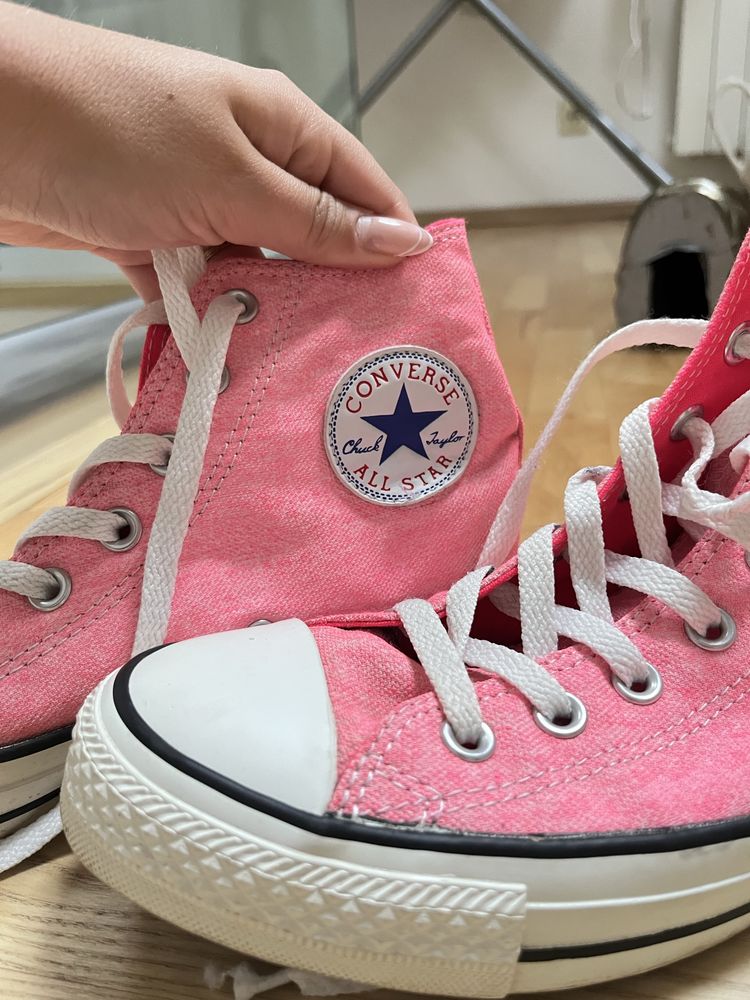 Converse розови 39 номер