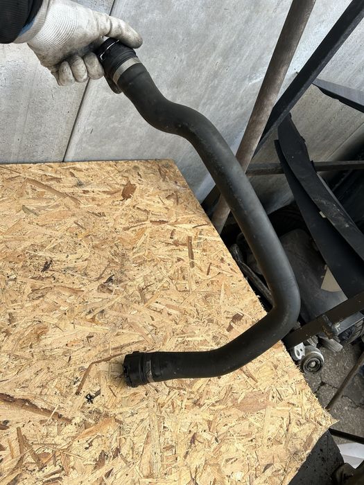 Воден маркуч БМВ Х5 Е70 /радиатор- двигател/bmw x5