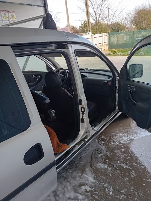 Vând Opel combo autoturism