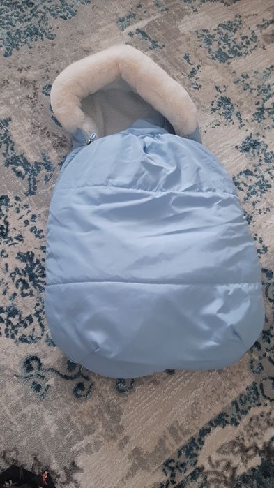 Продам конверты на выписку и другое