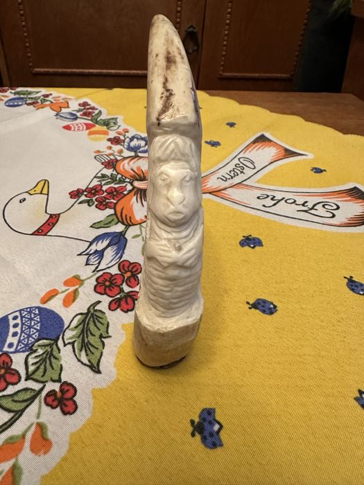 Statuetă africană - sculptură în colț de facocer - Kenya