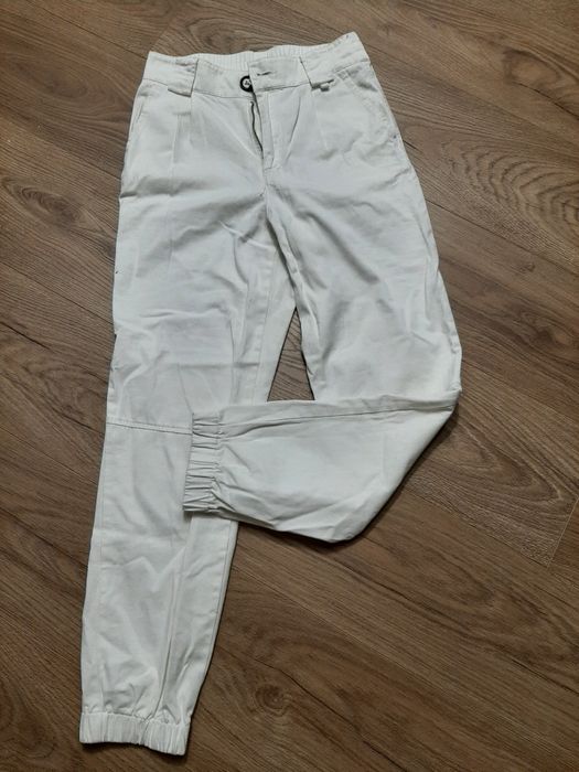 Дамски дънки и панталони