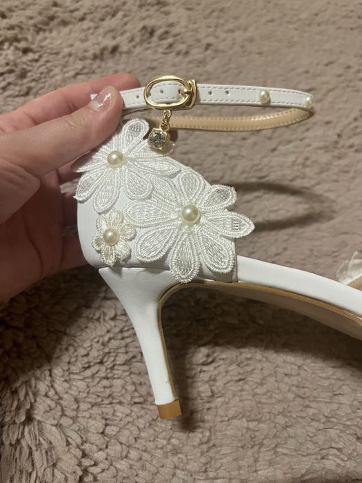 Pantofi cu toc de ocazie