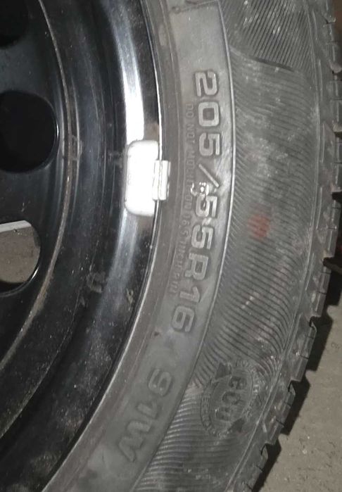 Пълноразмерна резервна гума с джанта