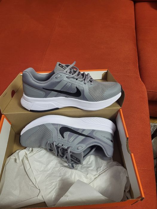 Продавам Найк Оригинален  42