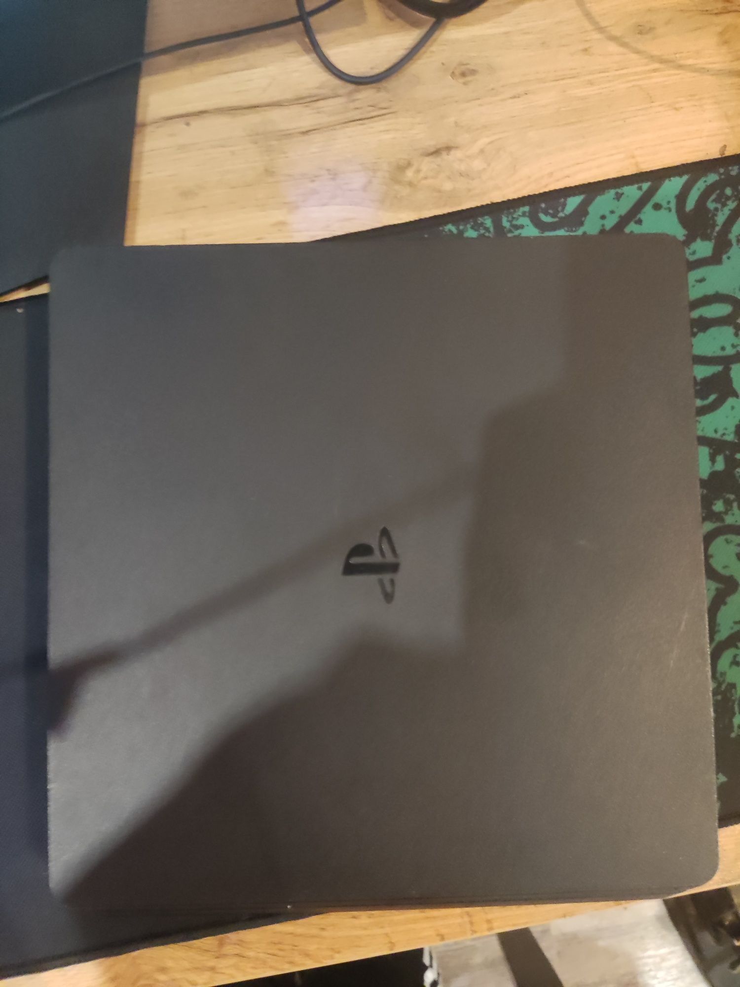 PS4 Slim 1TB + джойстик
