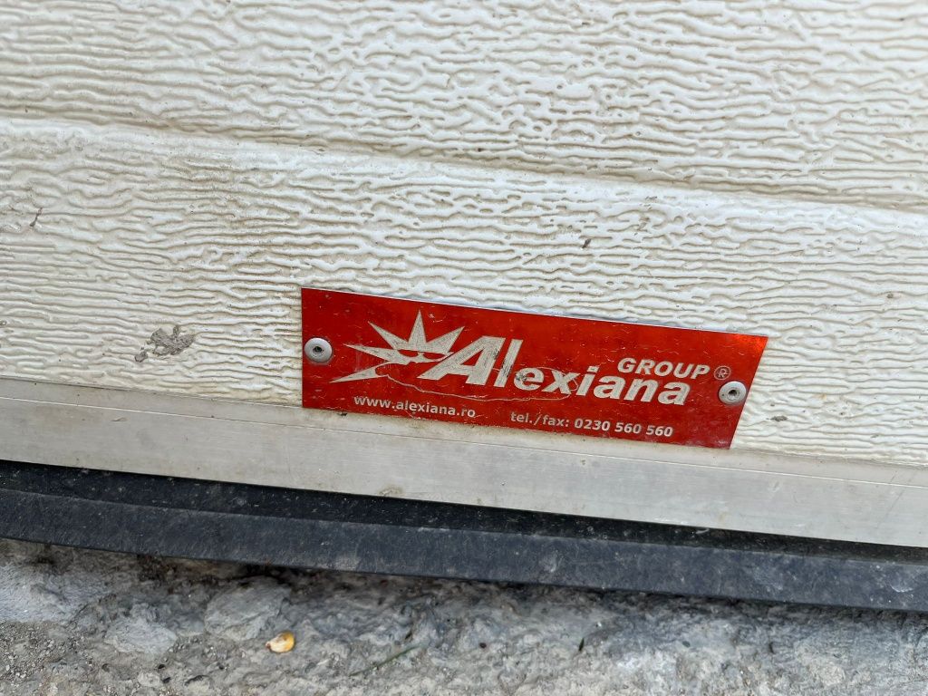 Ușa de garaj de vânzare