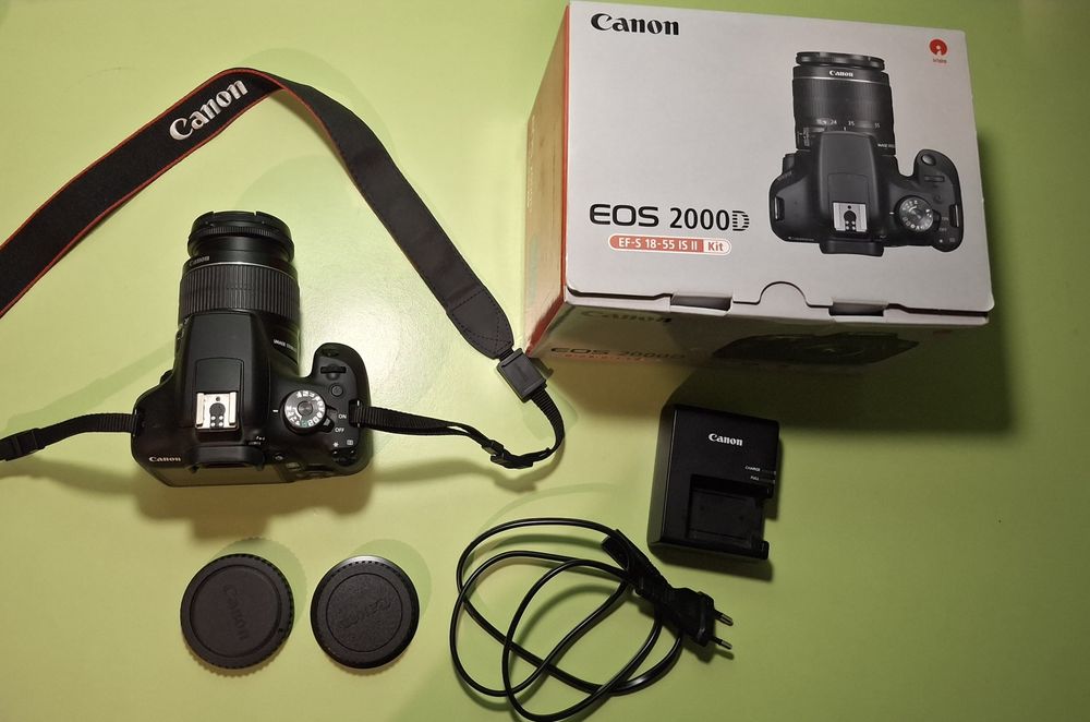 Canon EOS 2000D +obiectiv EF-S 18-55mm IS II