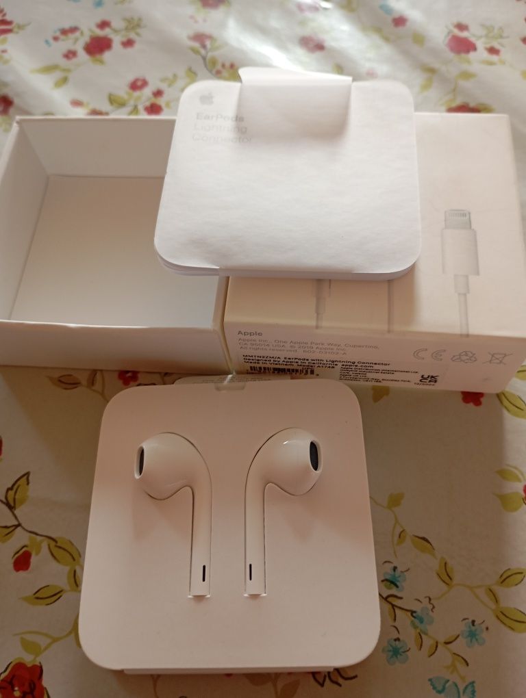 Оригинални Слушалки с микрофон Apple EarPods Lightning MMTN2ZM/A